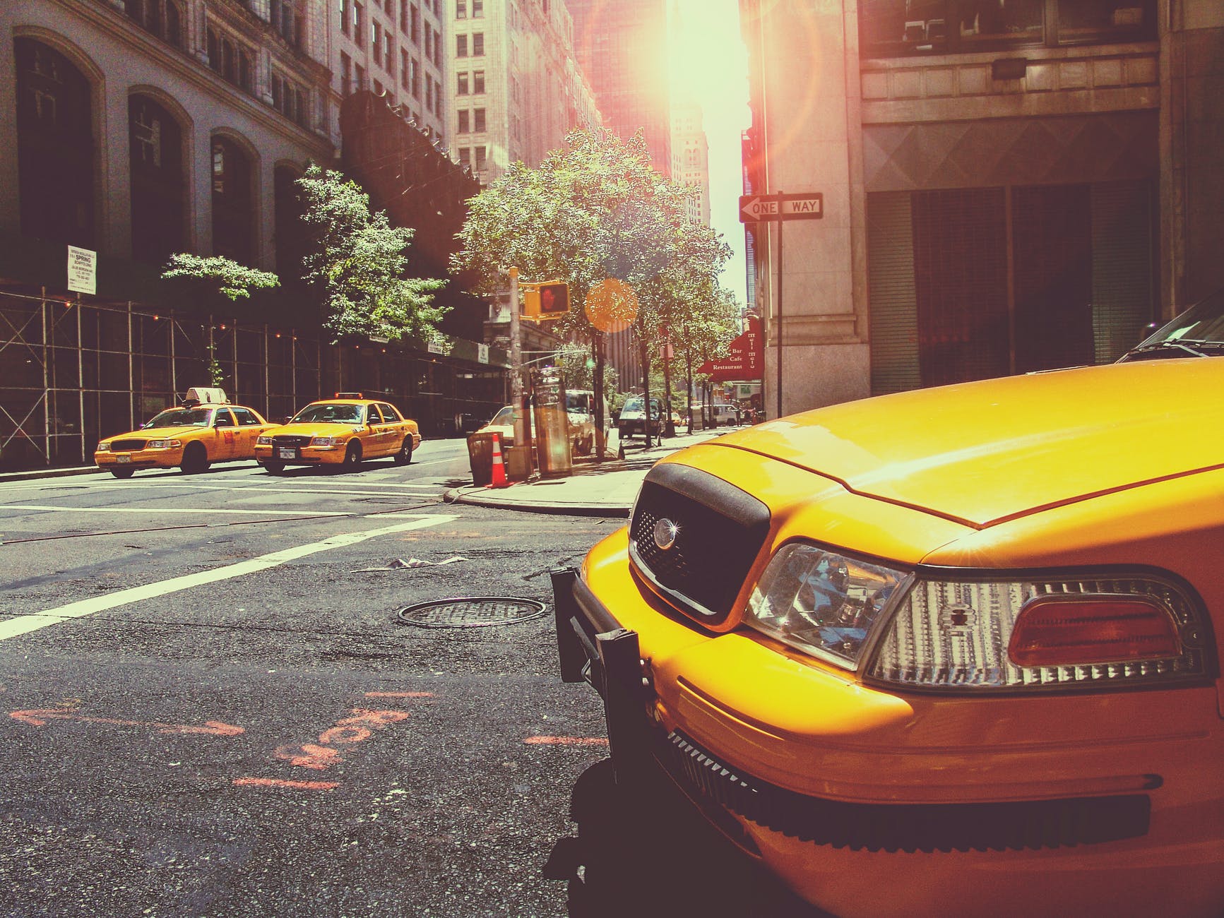 yellow taxis on lexington avenue